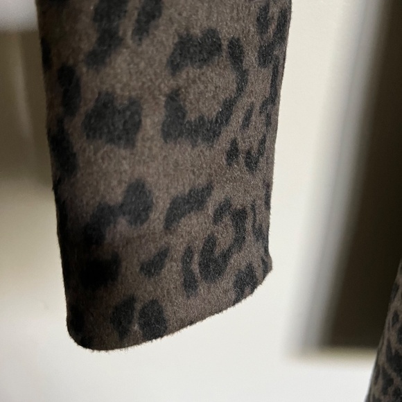 Tahari Ella Leopard Double Faced Wool Blend Wrap Belted Coat Size Medium - Picture 6 of 12